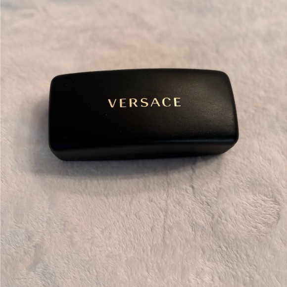 Versace women’s sunglasses with case main image 4